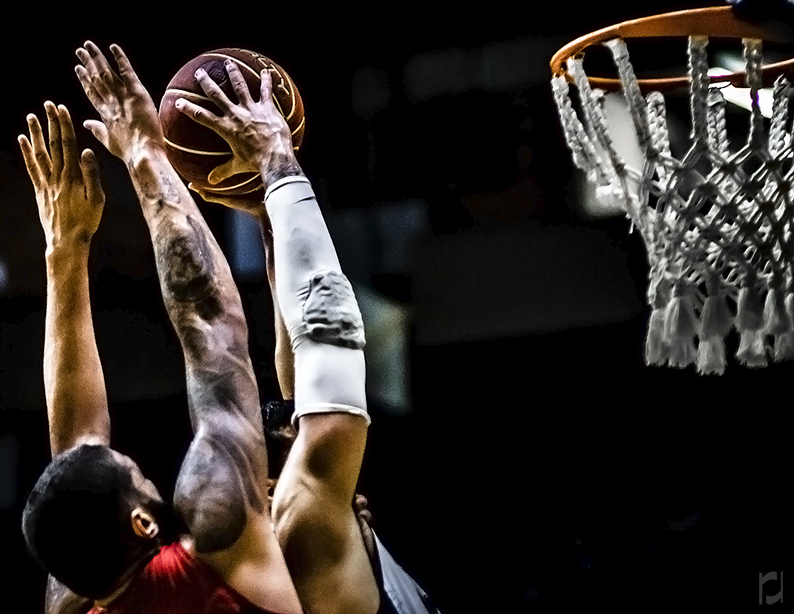 Basketball - NBB-12 - Mogi 83x94 Paulistano (Ginásio Hugo Ramos, Mogi das Cruzes, SP) - photo Robson Regato