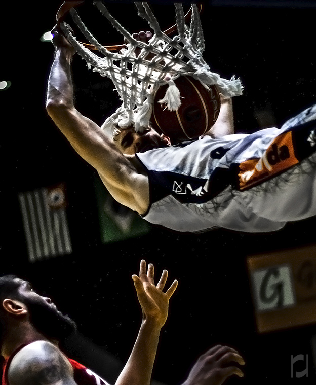 Basketball - NBB-12 - Mogi 83x94 Paulistano (Ginásio Hugo Ramos, Mogi das Cruzes, SP) - photo Robson Regato