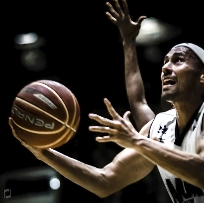 Basketball - NBB-12 - Mogi 89x61 Botafogo (Ginásio Hugo Ramos, Mogi das Cruzes, SP) - photo Robson Regato