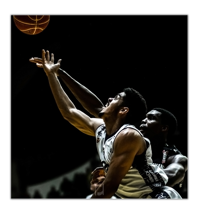 Basketball - camp. Paulista 2019 - PO SF - J1 - Mogi 80x75 Corinthians (Ginásio Hugo Ramos, Mogi das Cruzes, SP) - photo Robson Regato